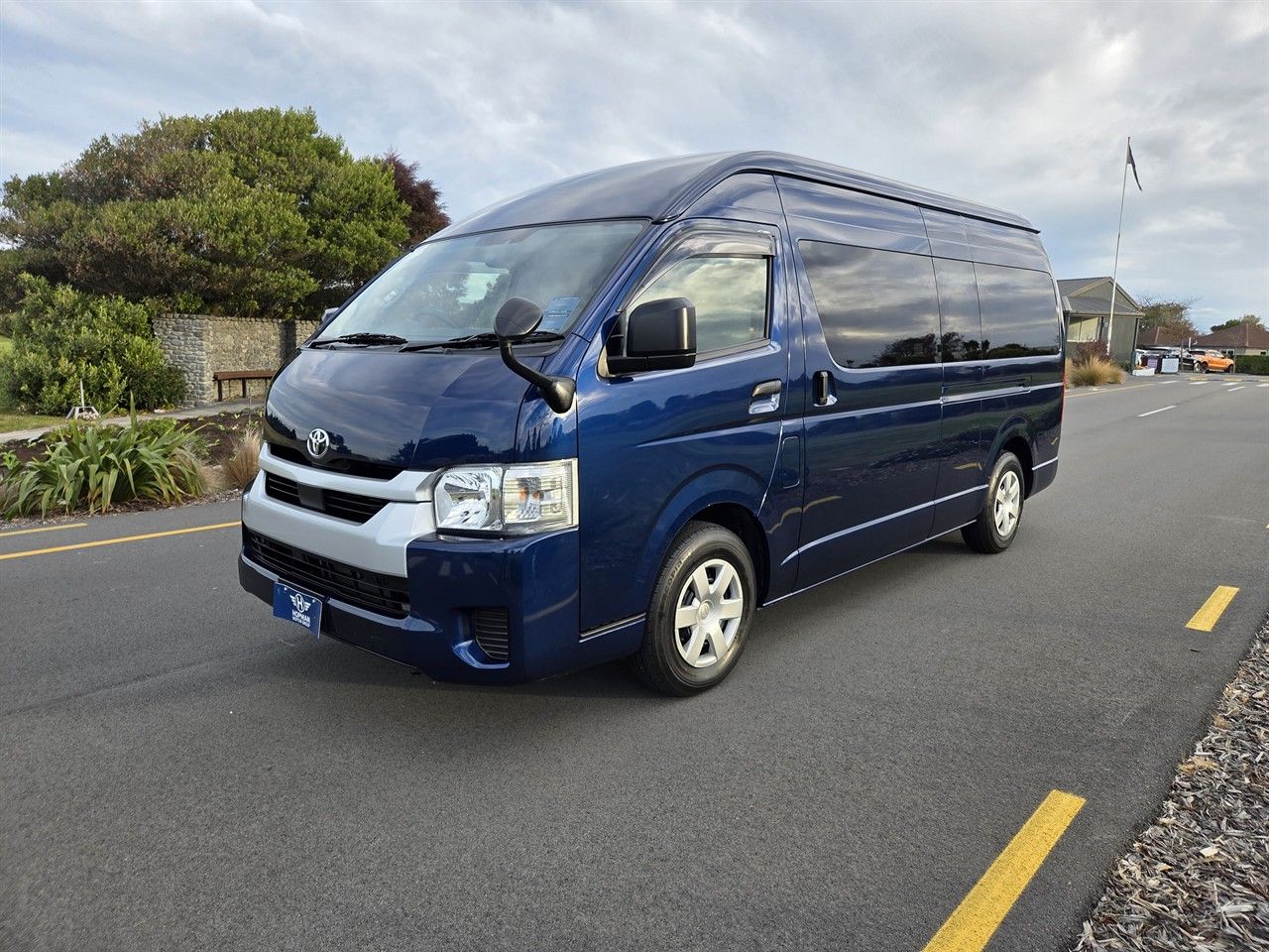 Vehicle image 3