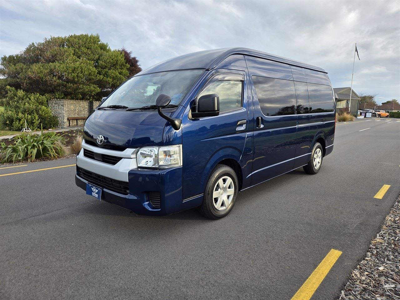 Vehicle image 3