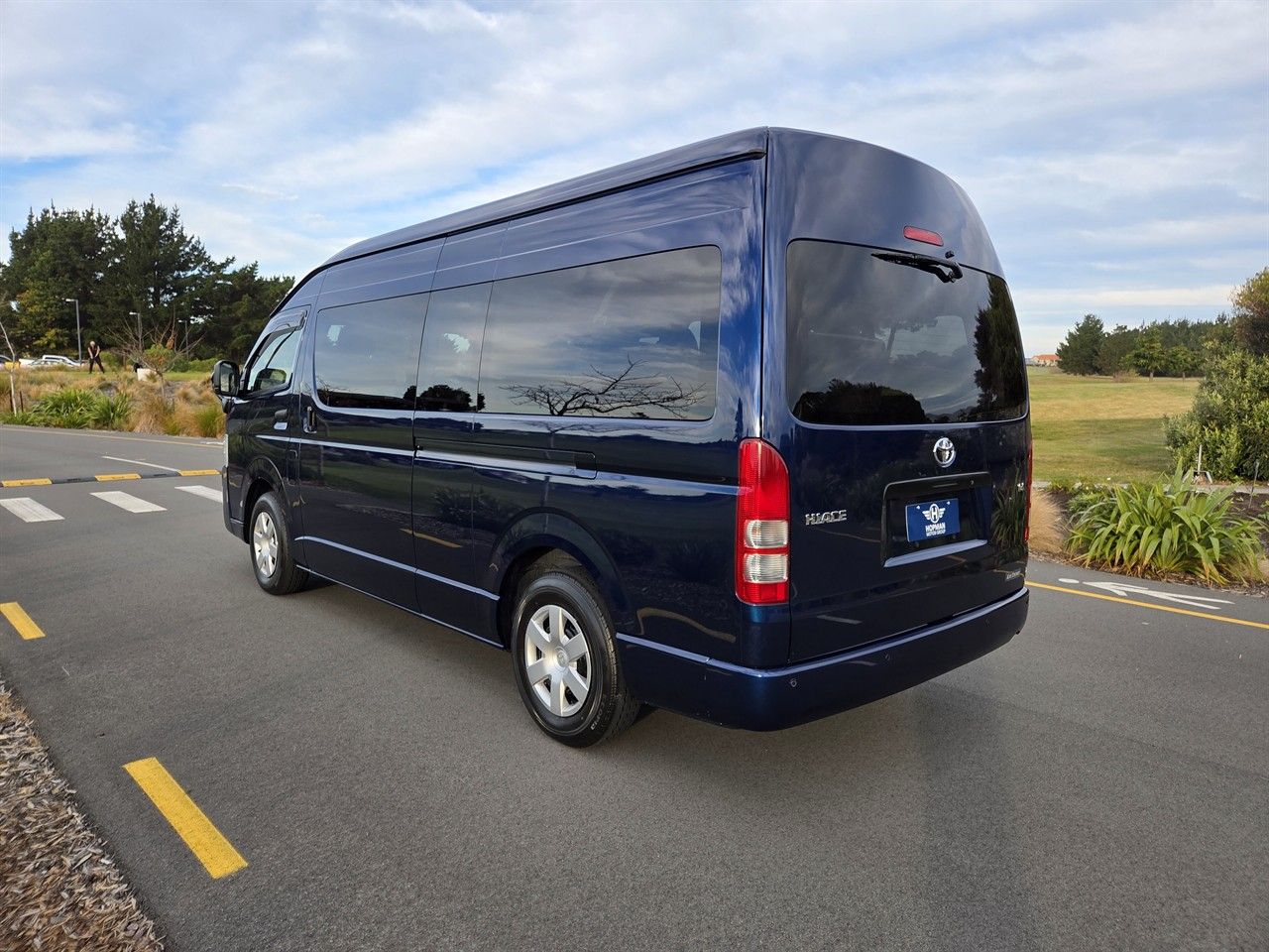 Vehicle image 5