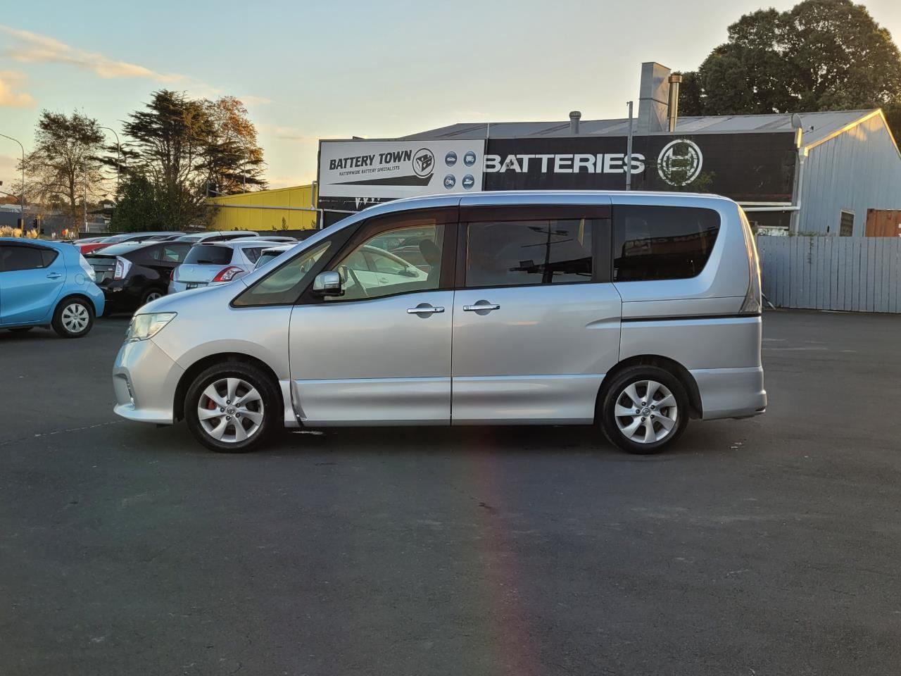 Vehicle image 5