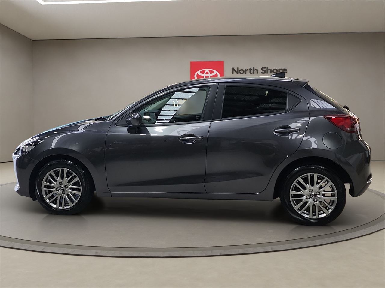 Vehicle image 4