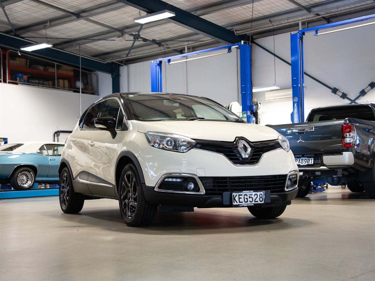 Vehicle image 2