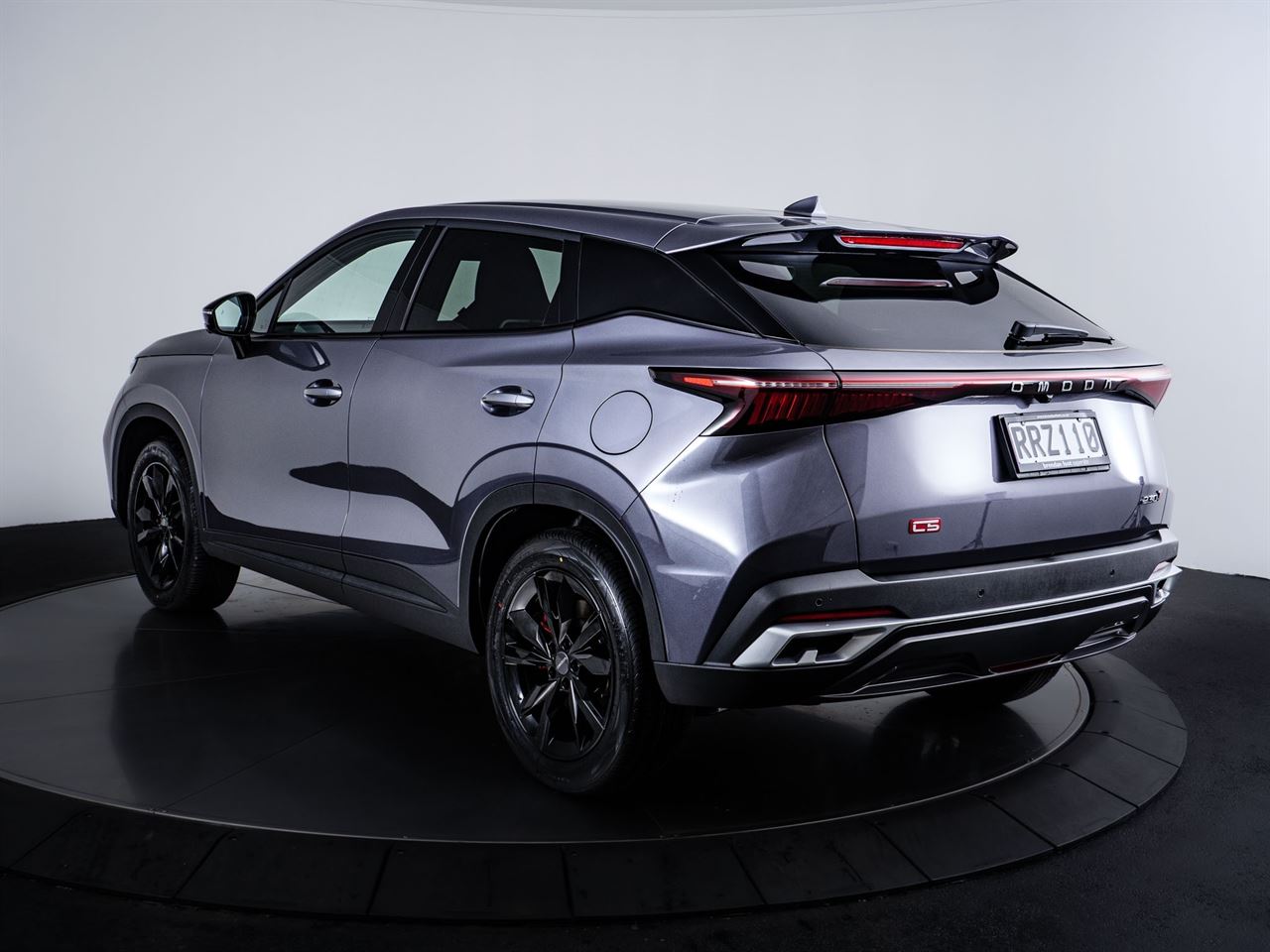 Vehicle image 5