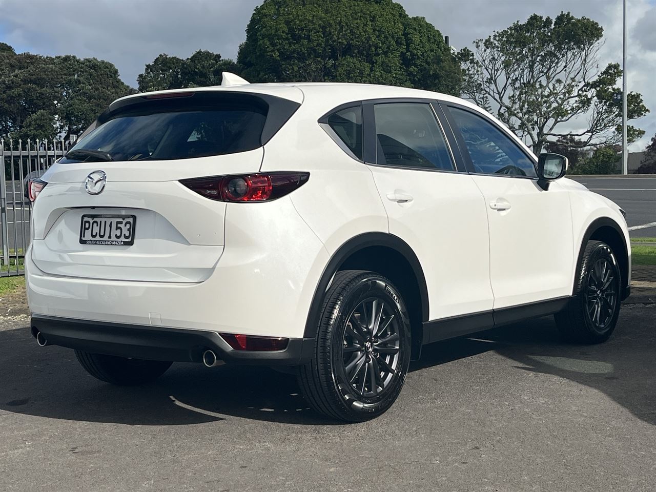 Vehicle image 5