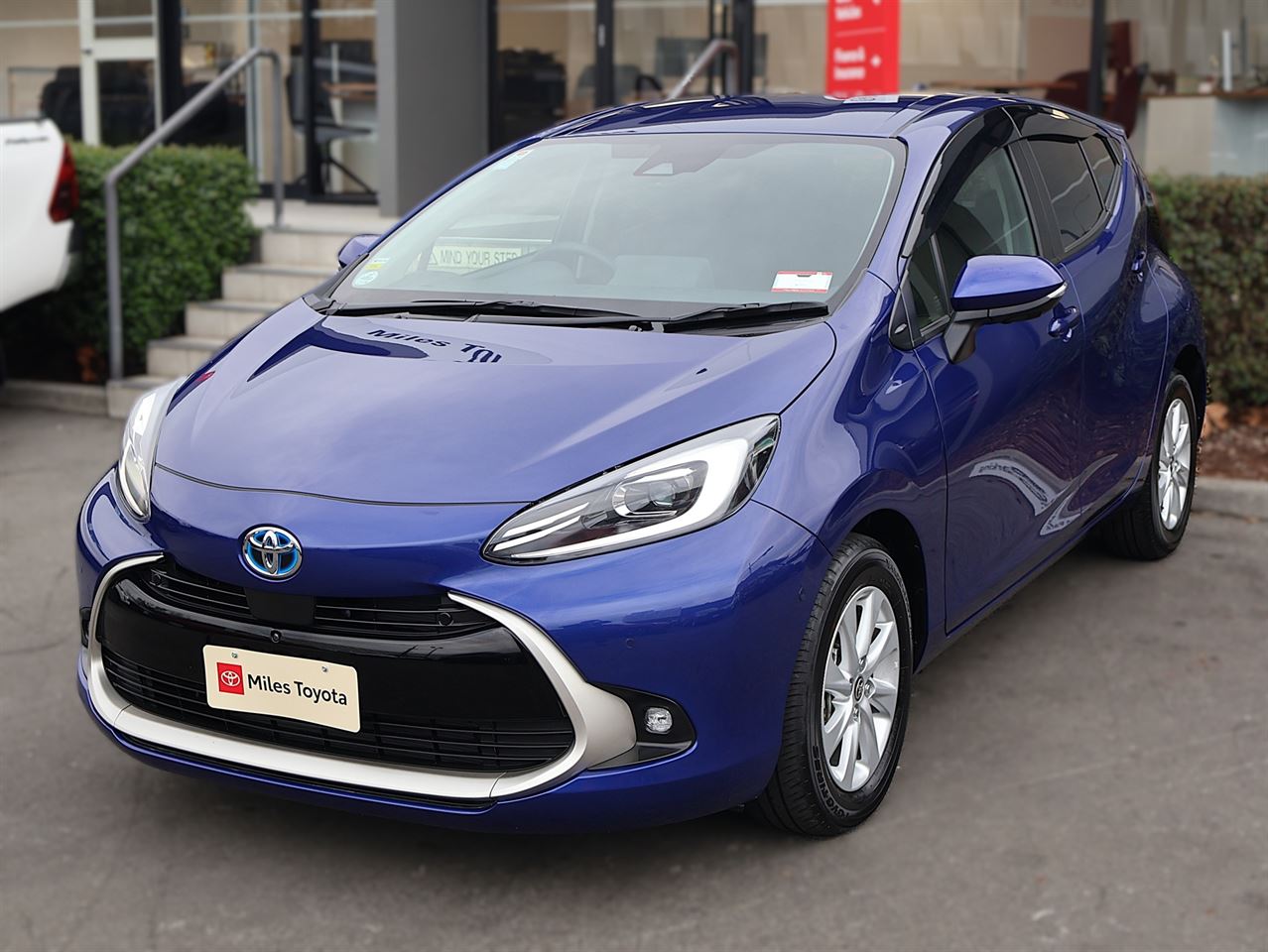 Vehicle image 3