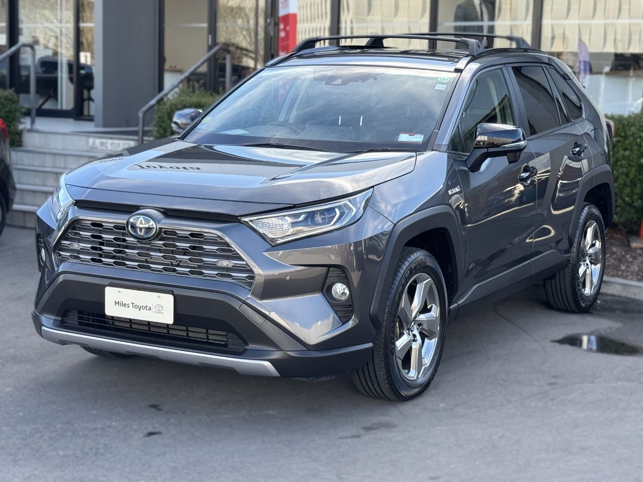 Vehicle image 4