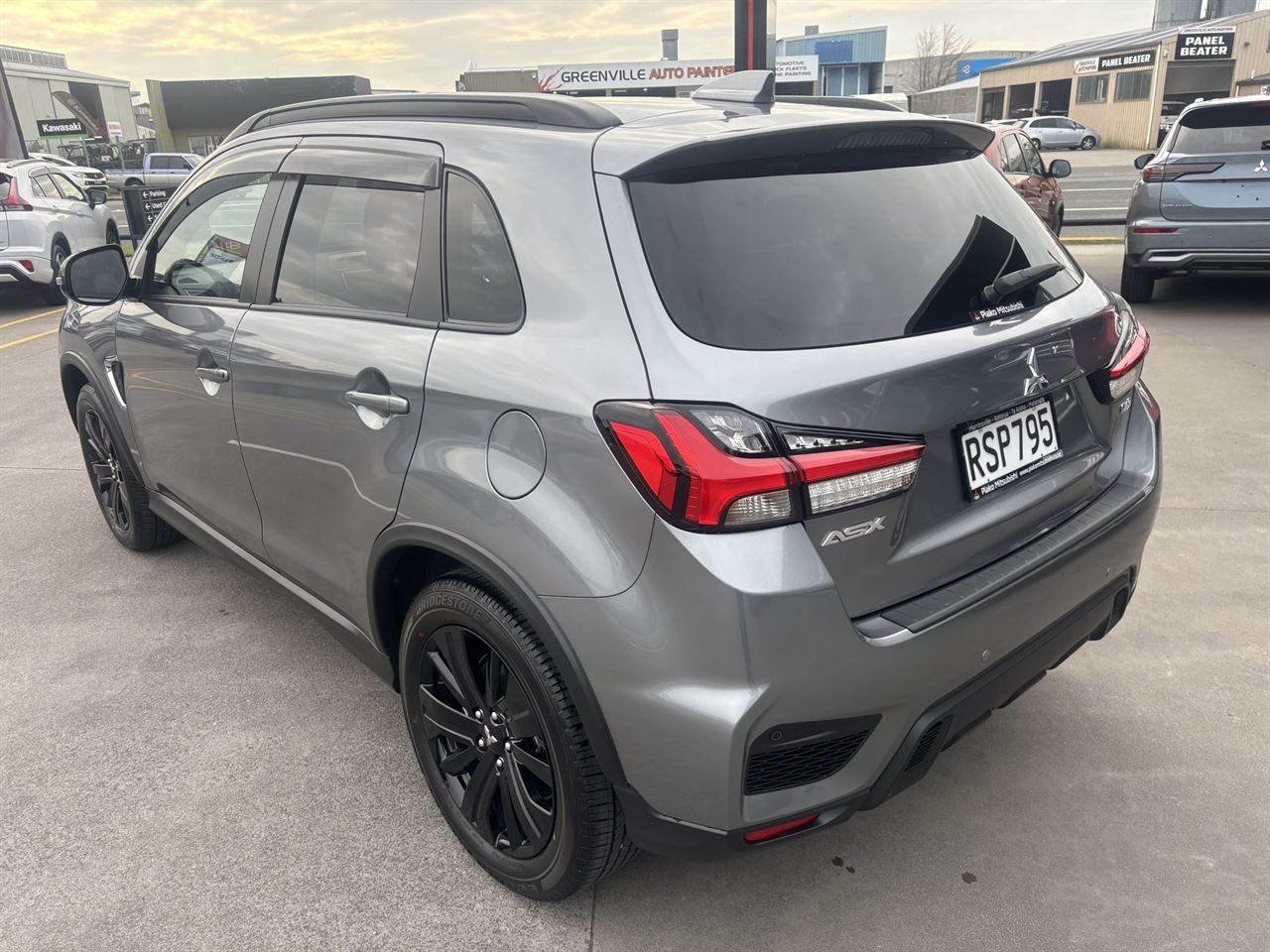 Vehicle image 5