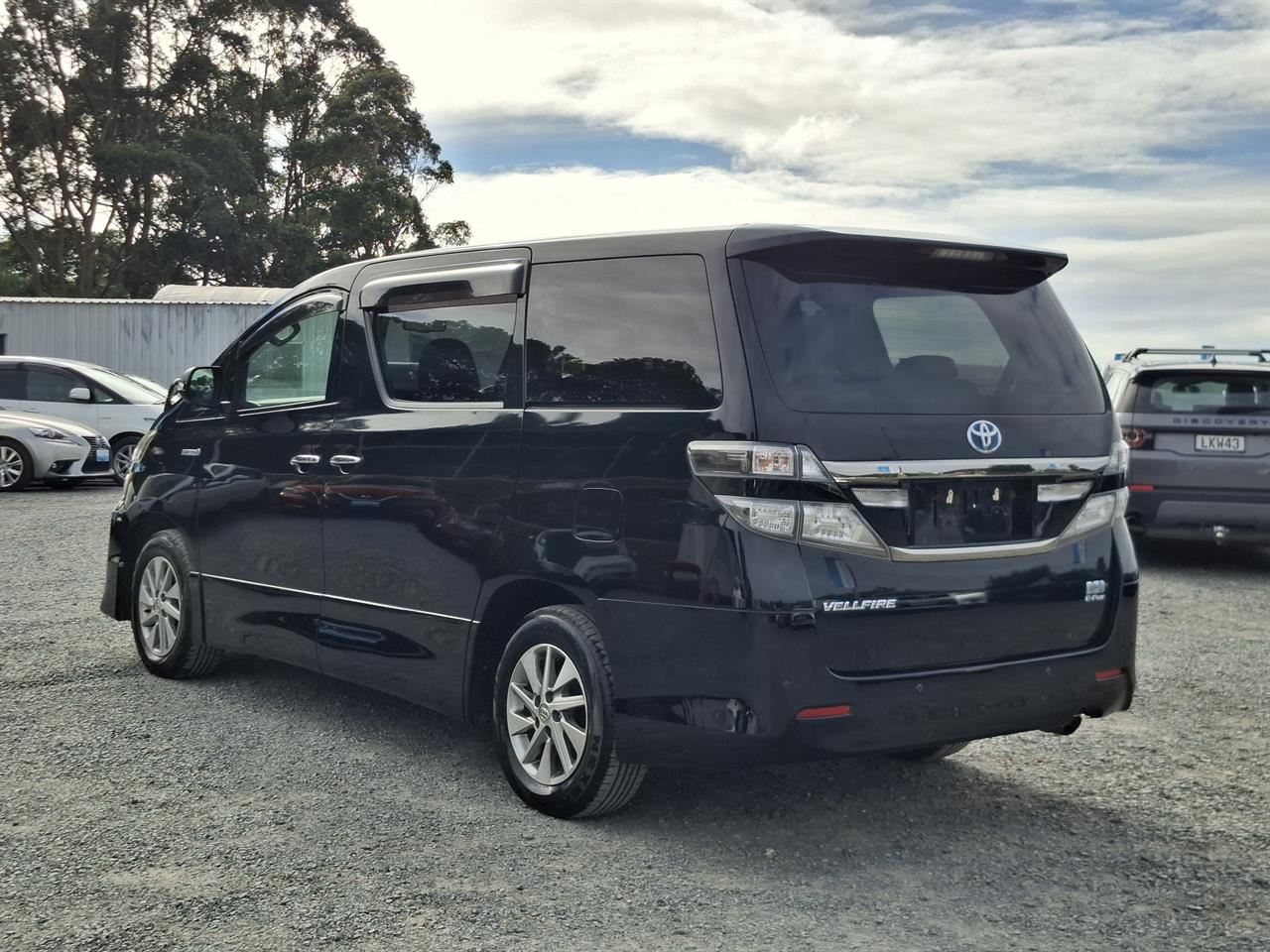 Vehicle image 5