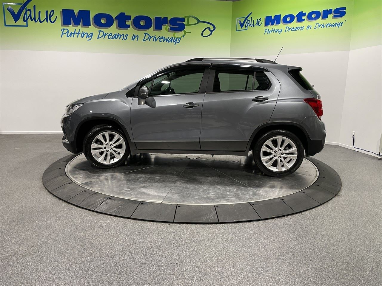 Vehicle image 4