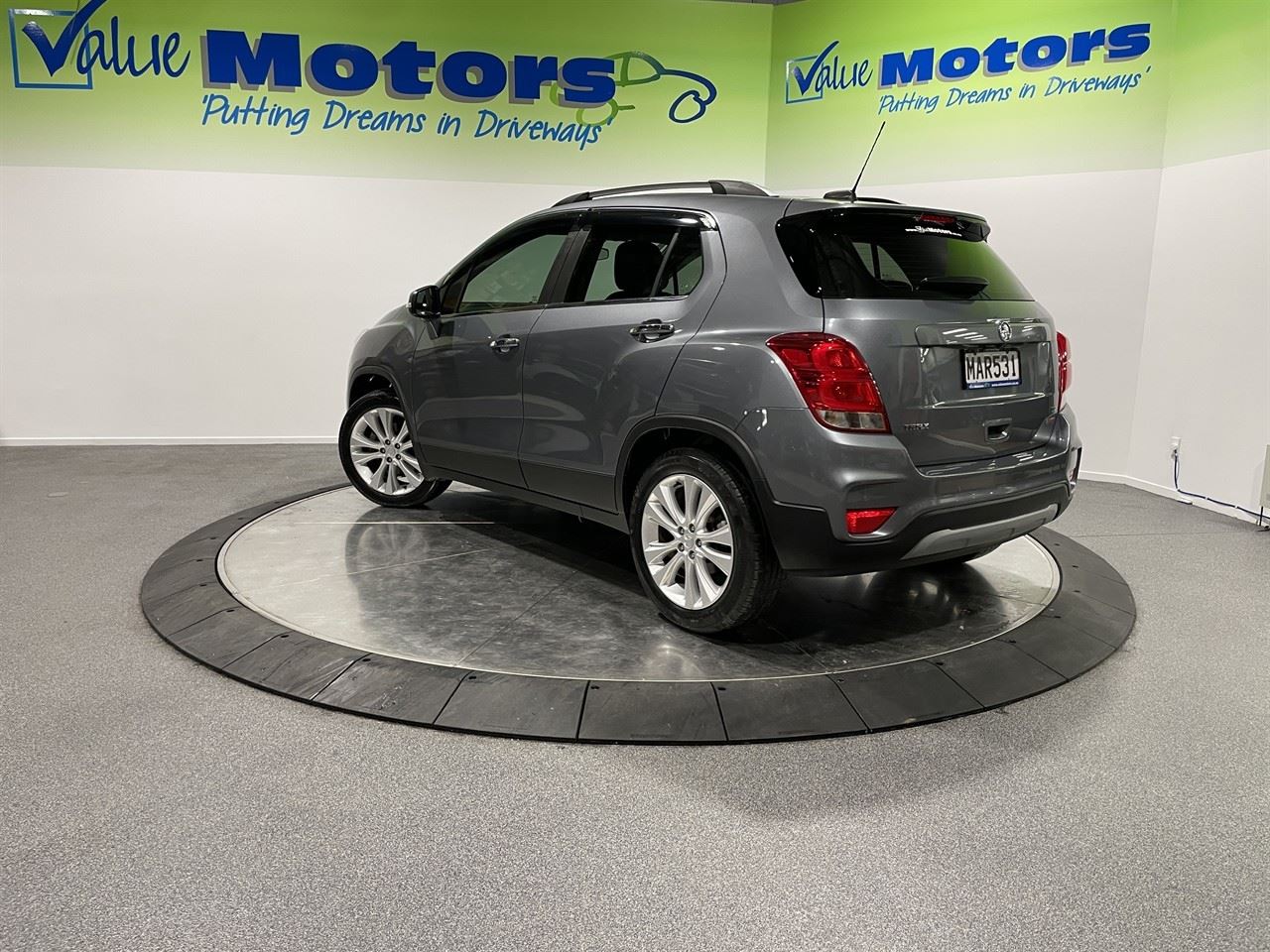 Vehicle image 5