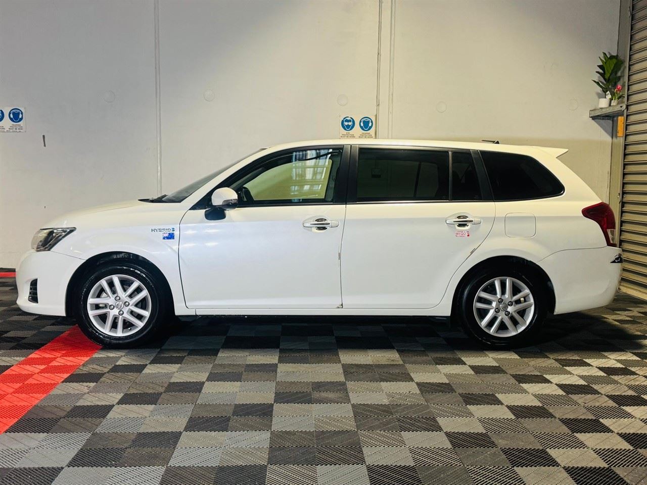 Vehicle image 4