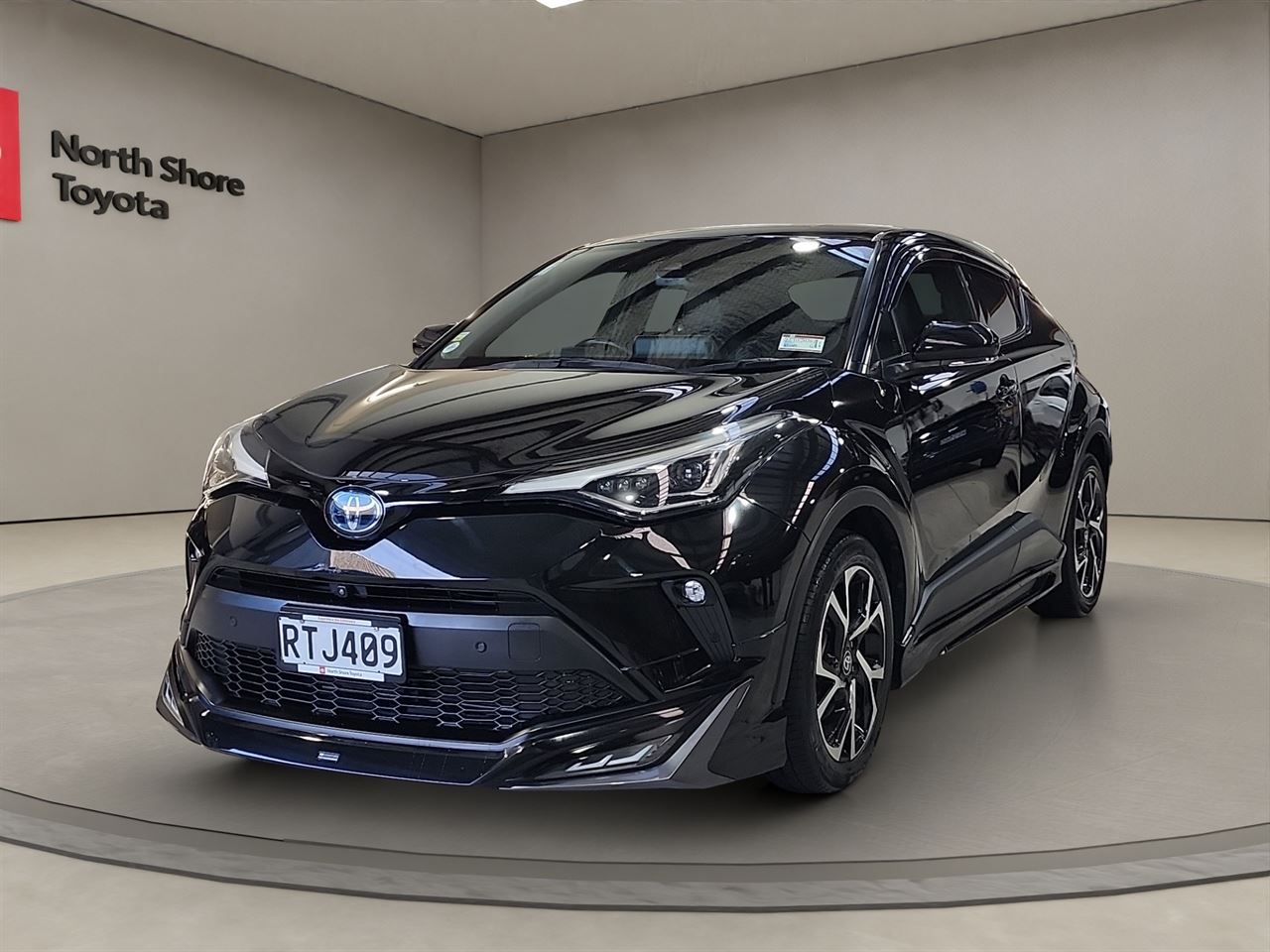 Vehicle image 3