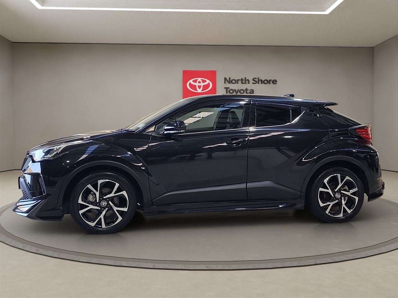 Vehicle image 4