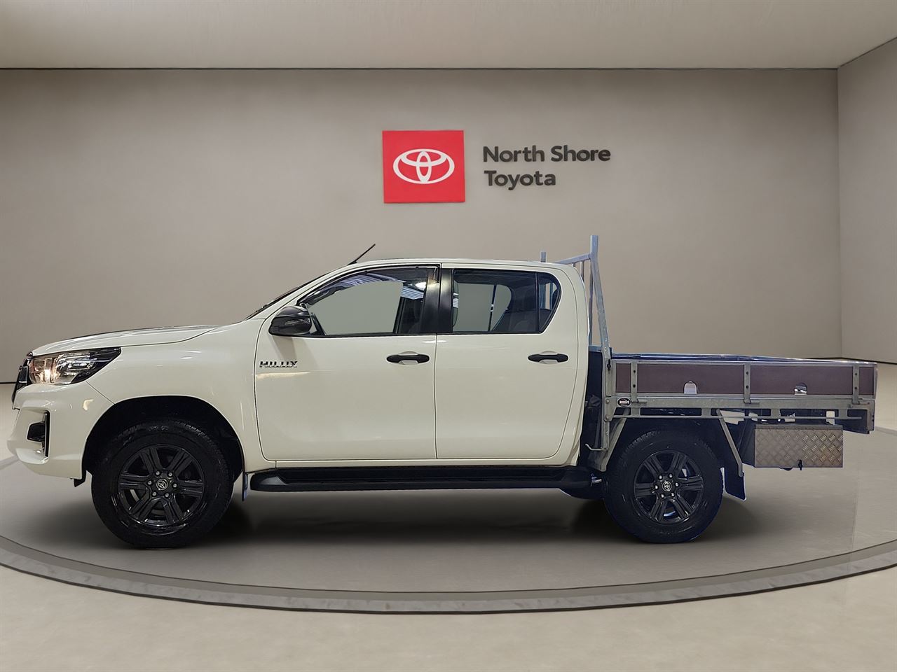 Vehicle image 4