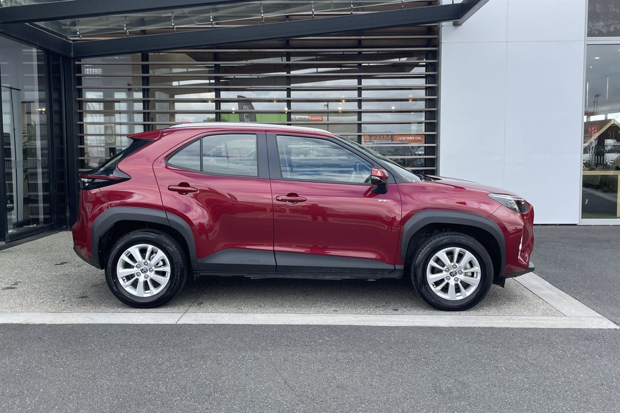 Vehicle image 5