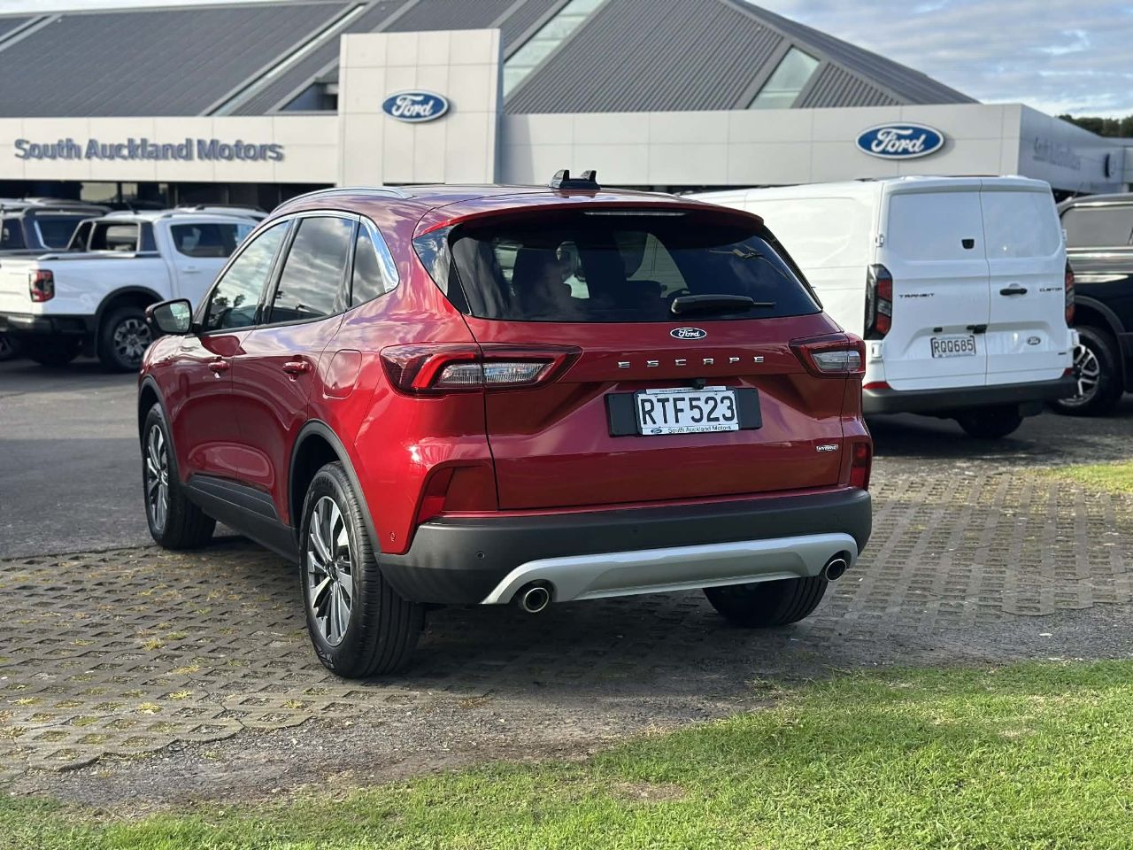 Vehicle image 4