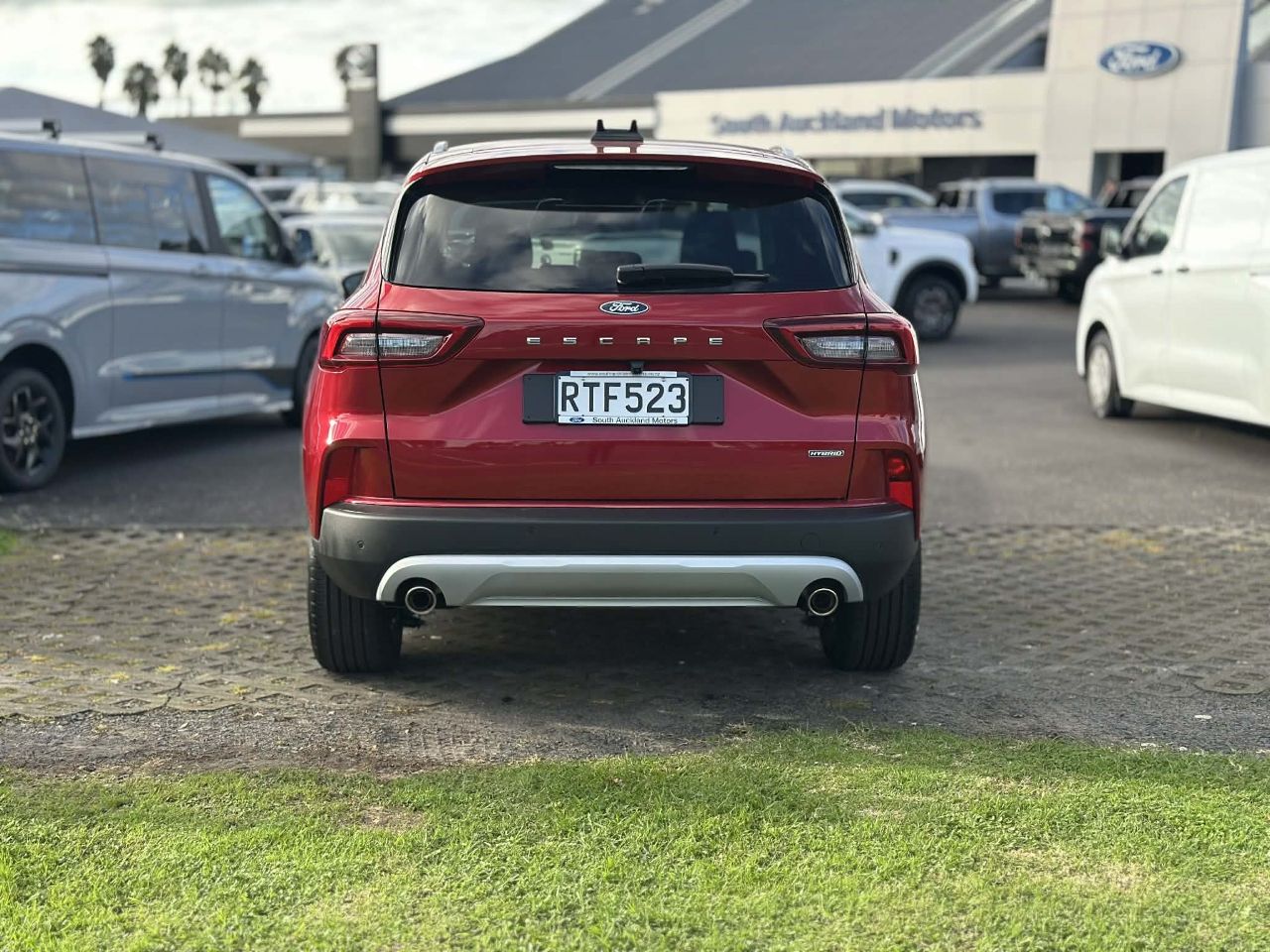 Vehicle image 5