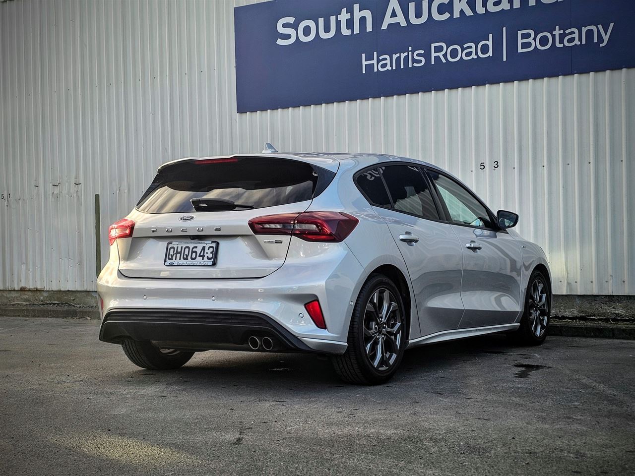Vehicle image 3