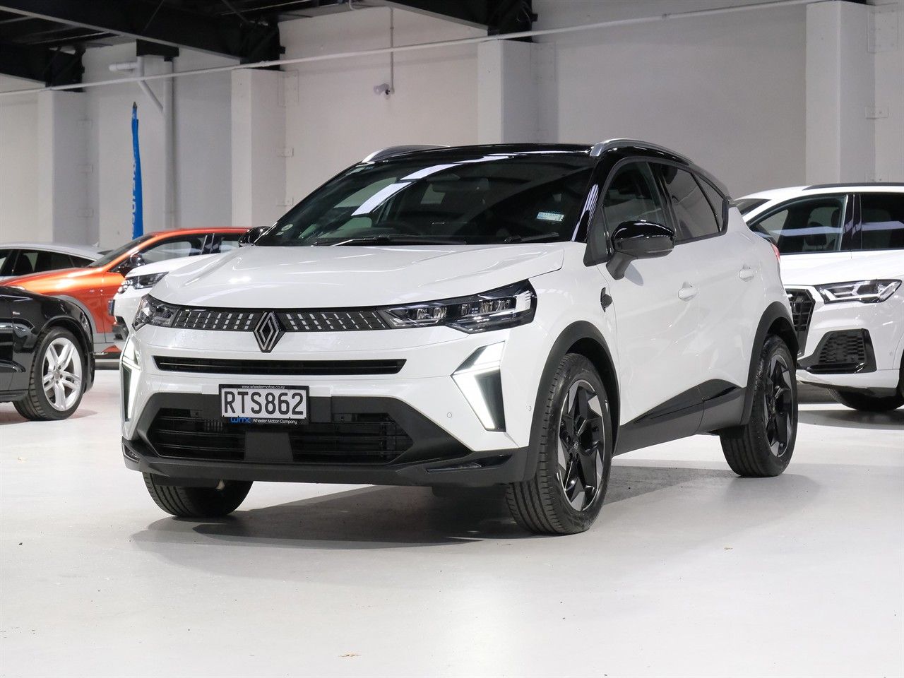 Vehicle image 4