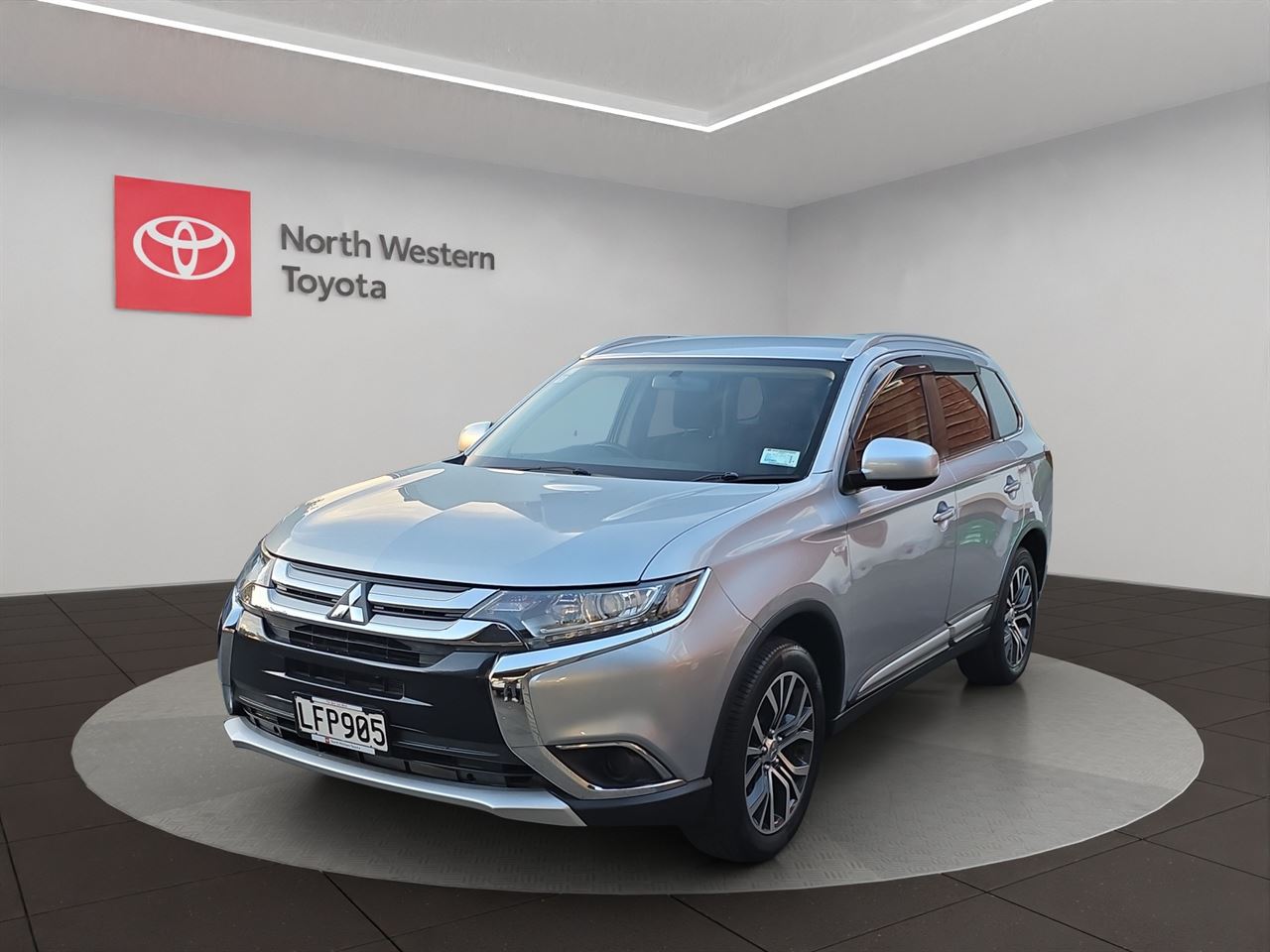 Vehicle image 3