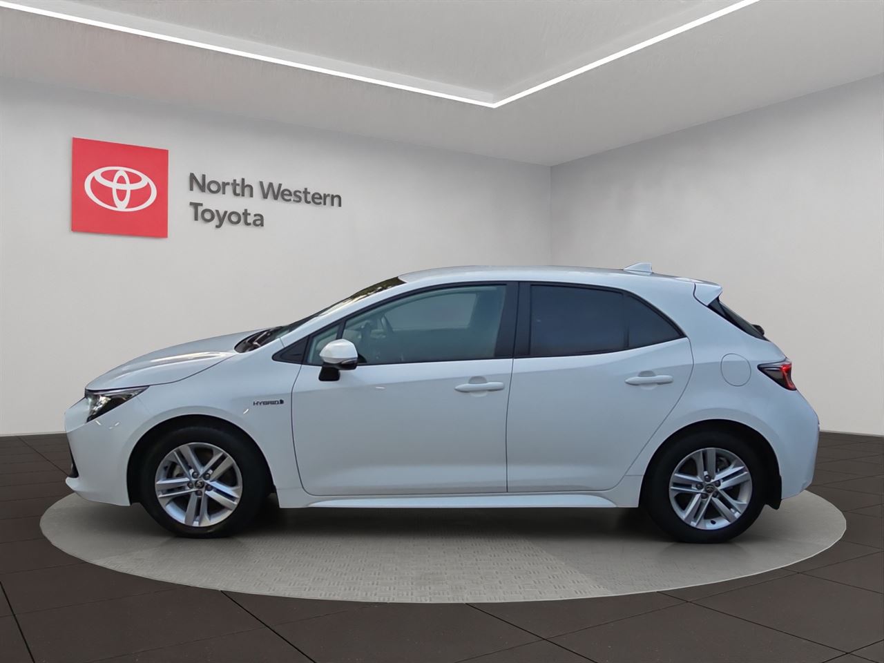 Vehicle image 4