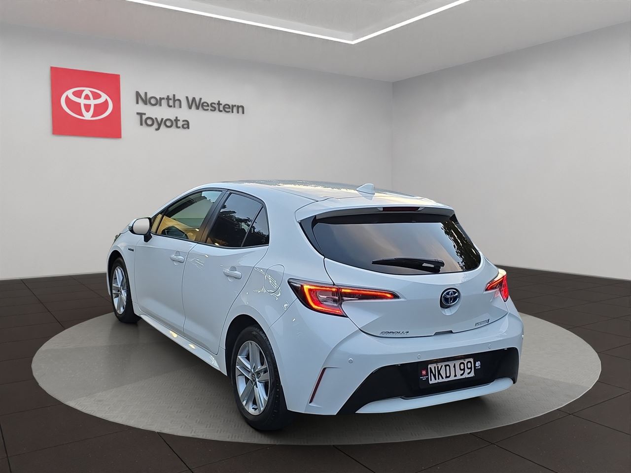 Vehicle image 5