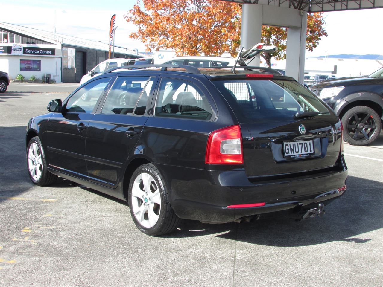 Vehicle image 5