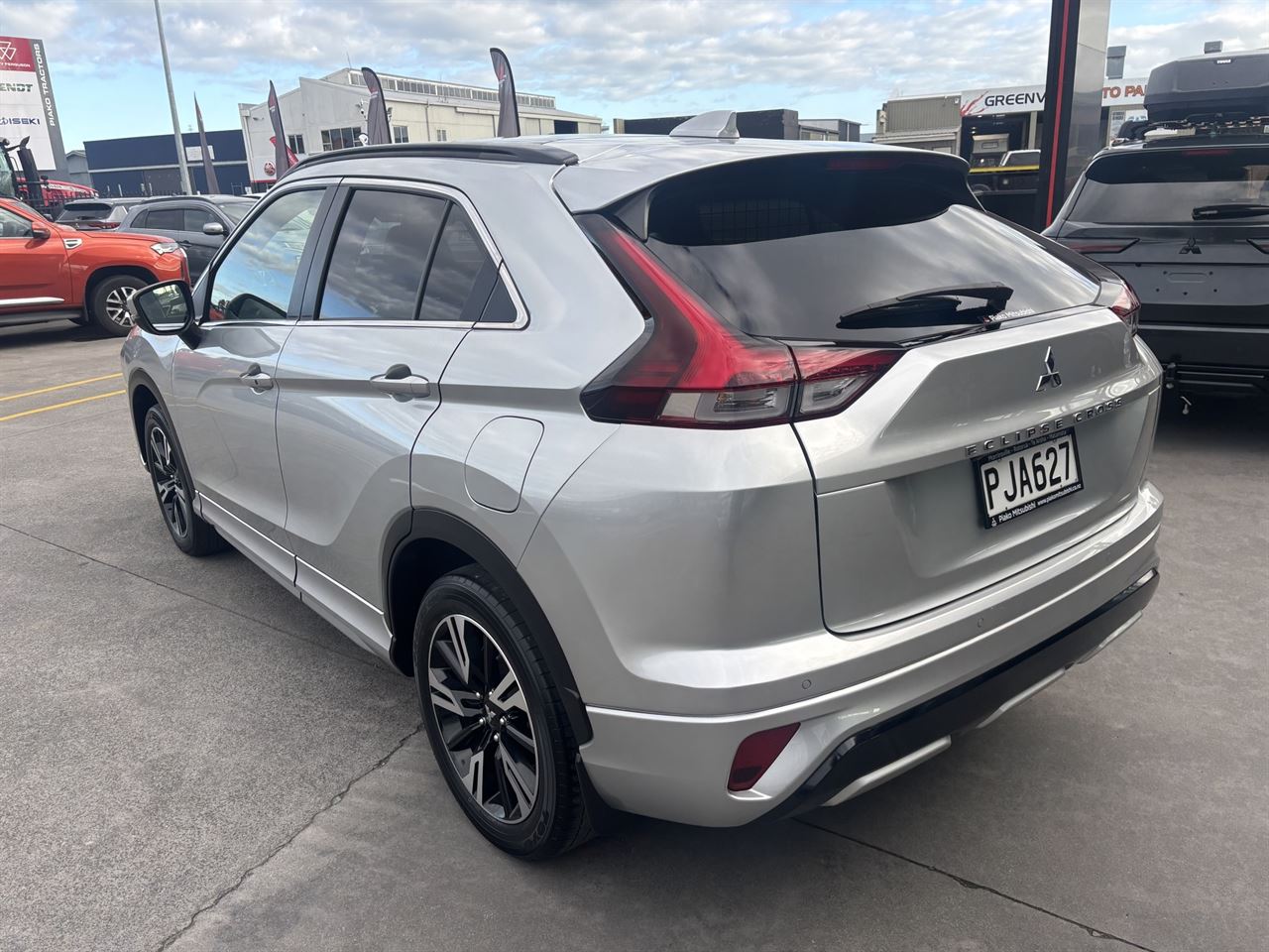 Vehicle image 5