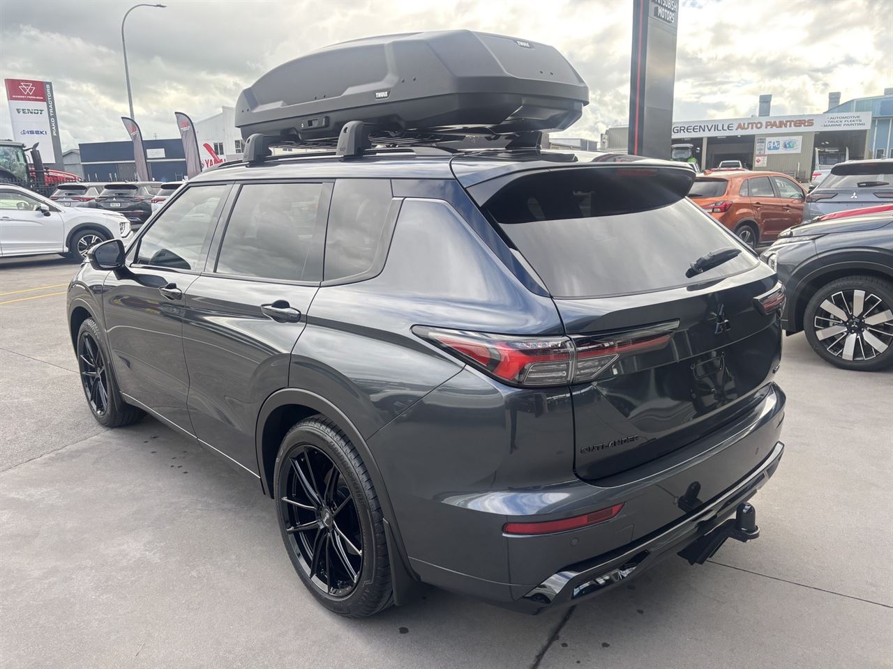 Vehicle image 5