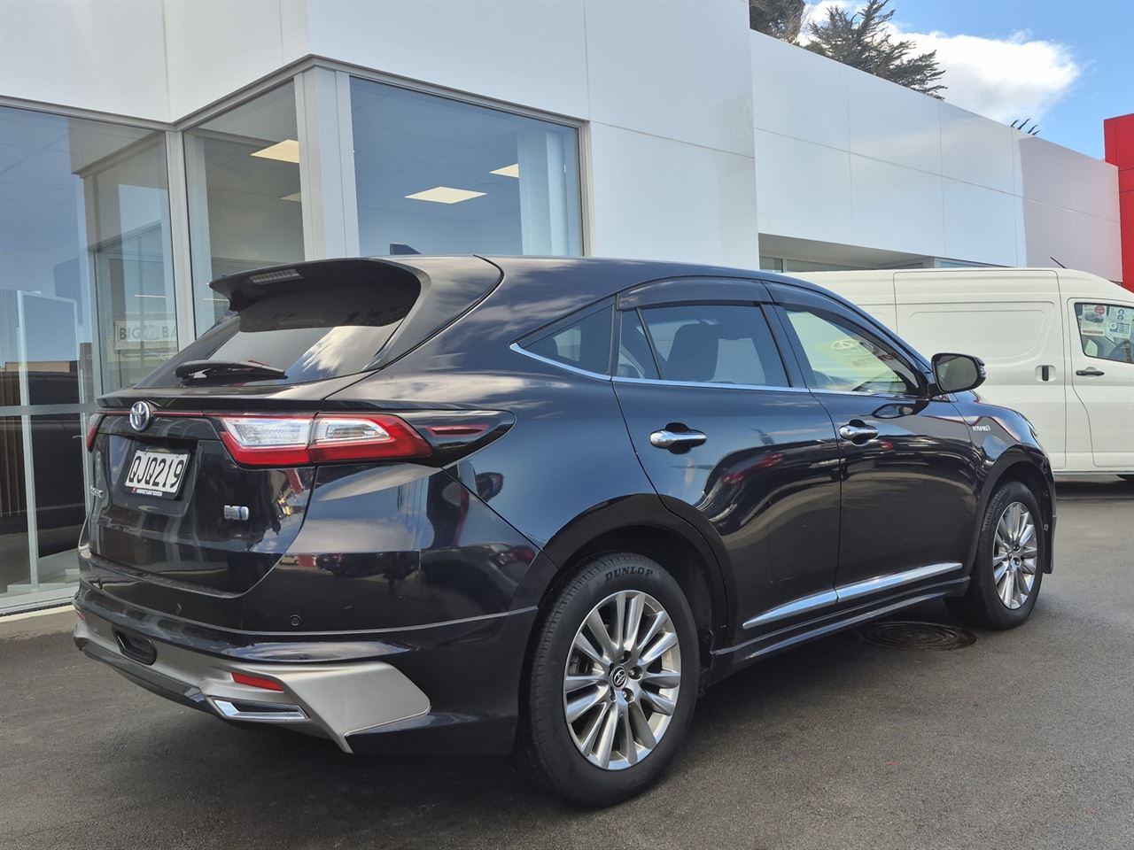 Vehicle image 3