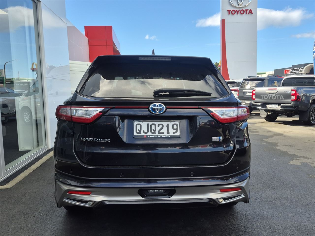 Vehicle image 4