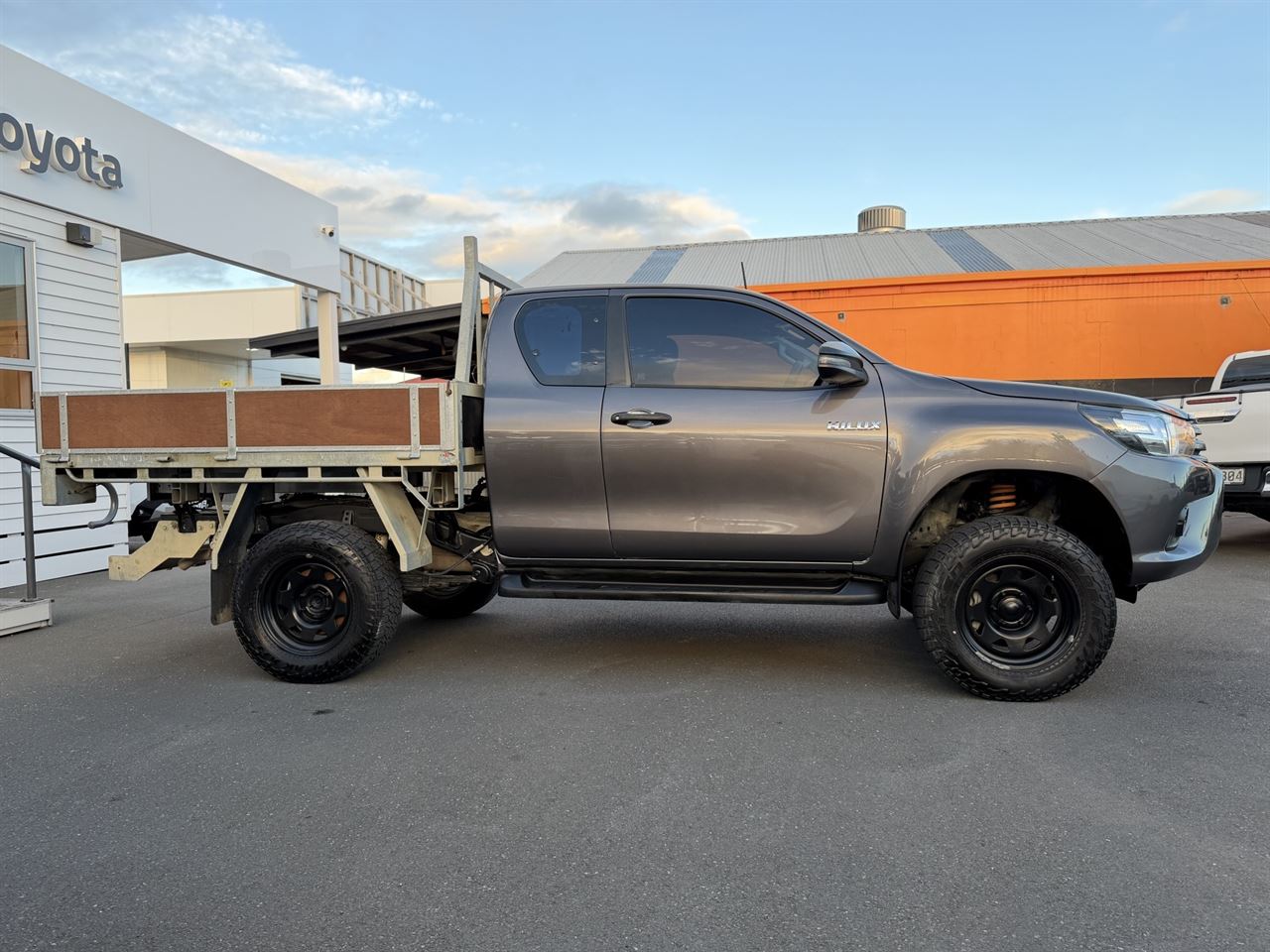 Vehicle image 3