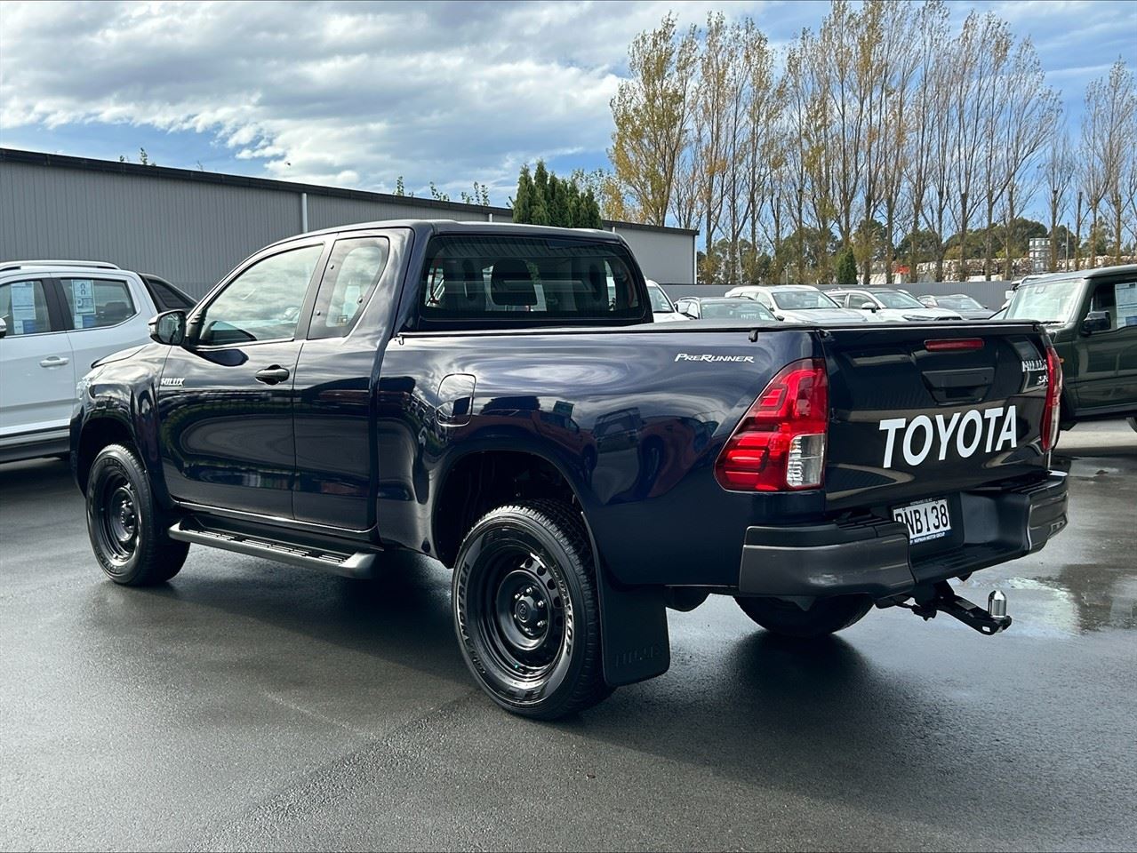 Vehicle image 4