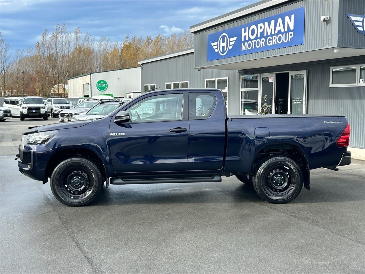 Vehicle image 5