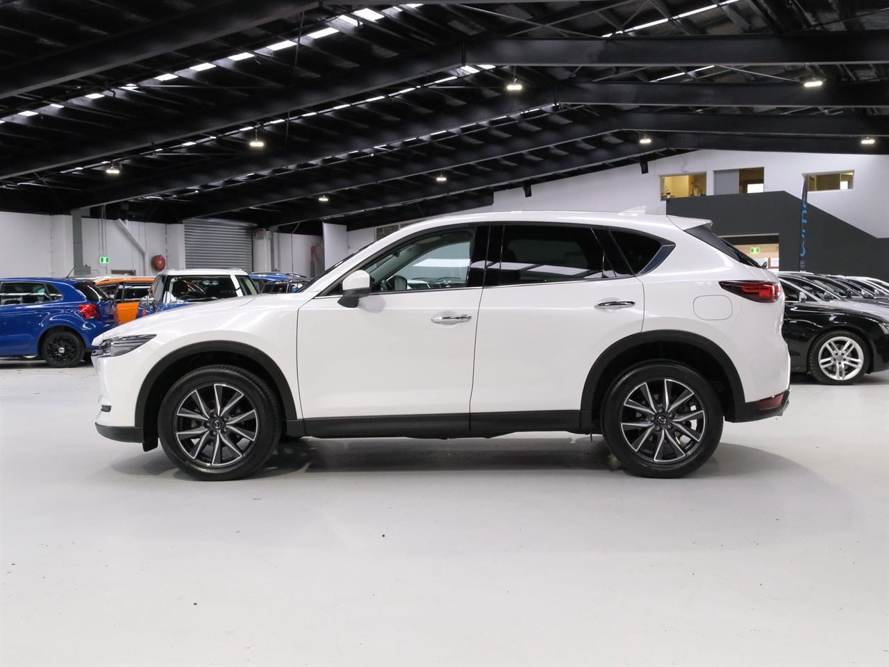 Vehicle image 5