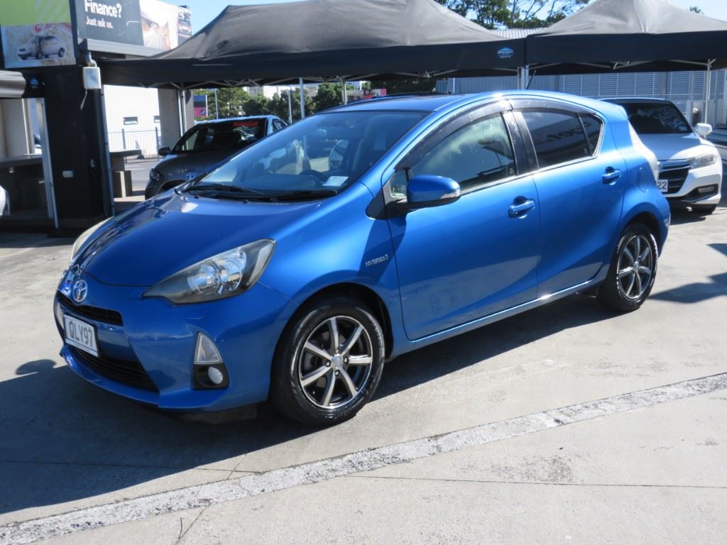 Vehicle image 3