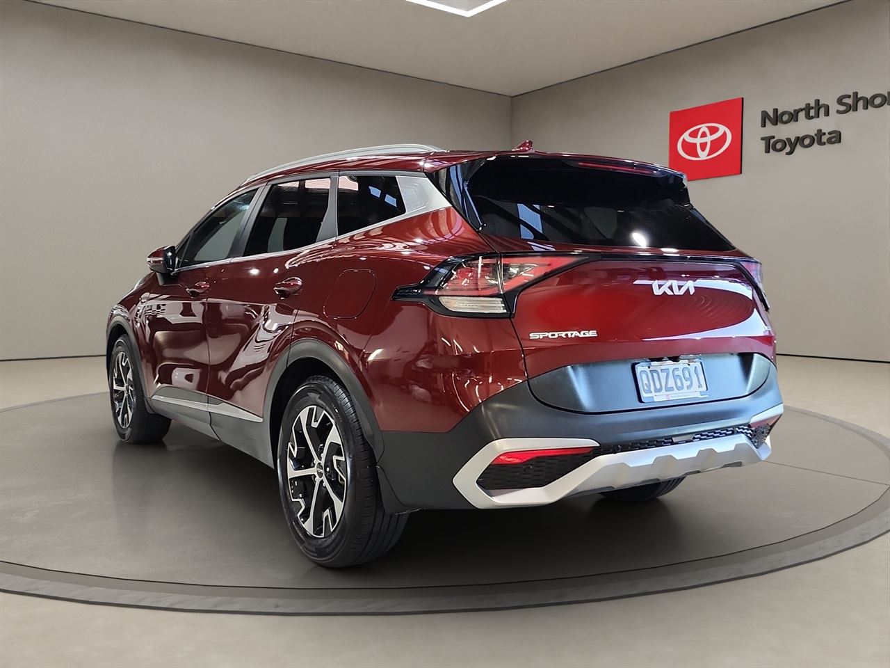 Vehicle image 5