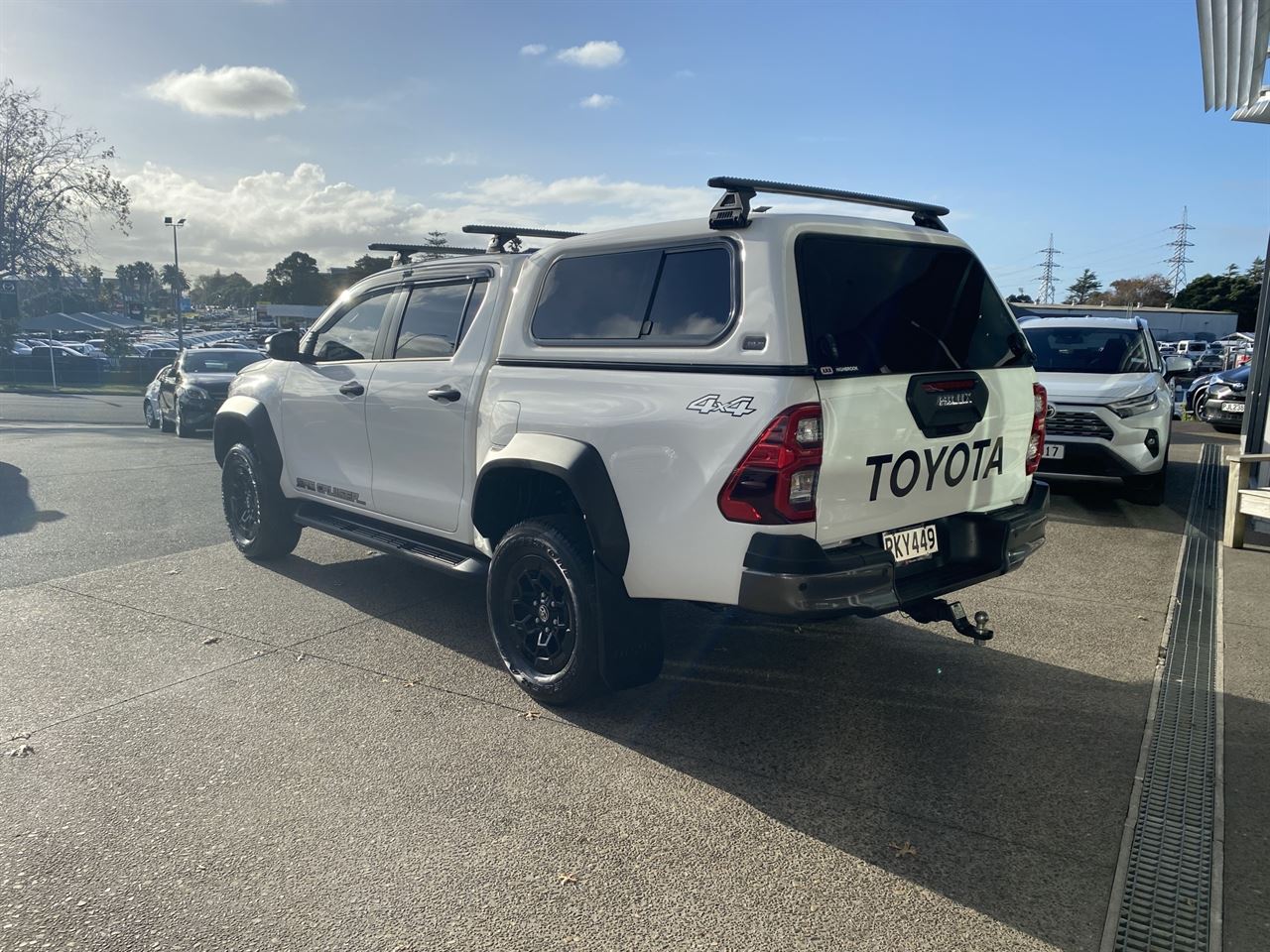 Vehicle image 5