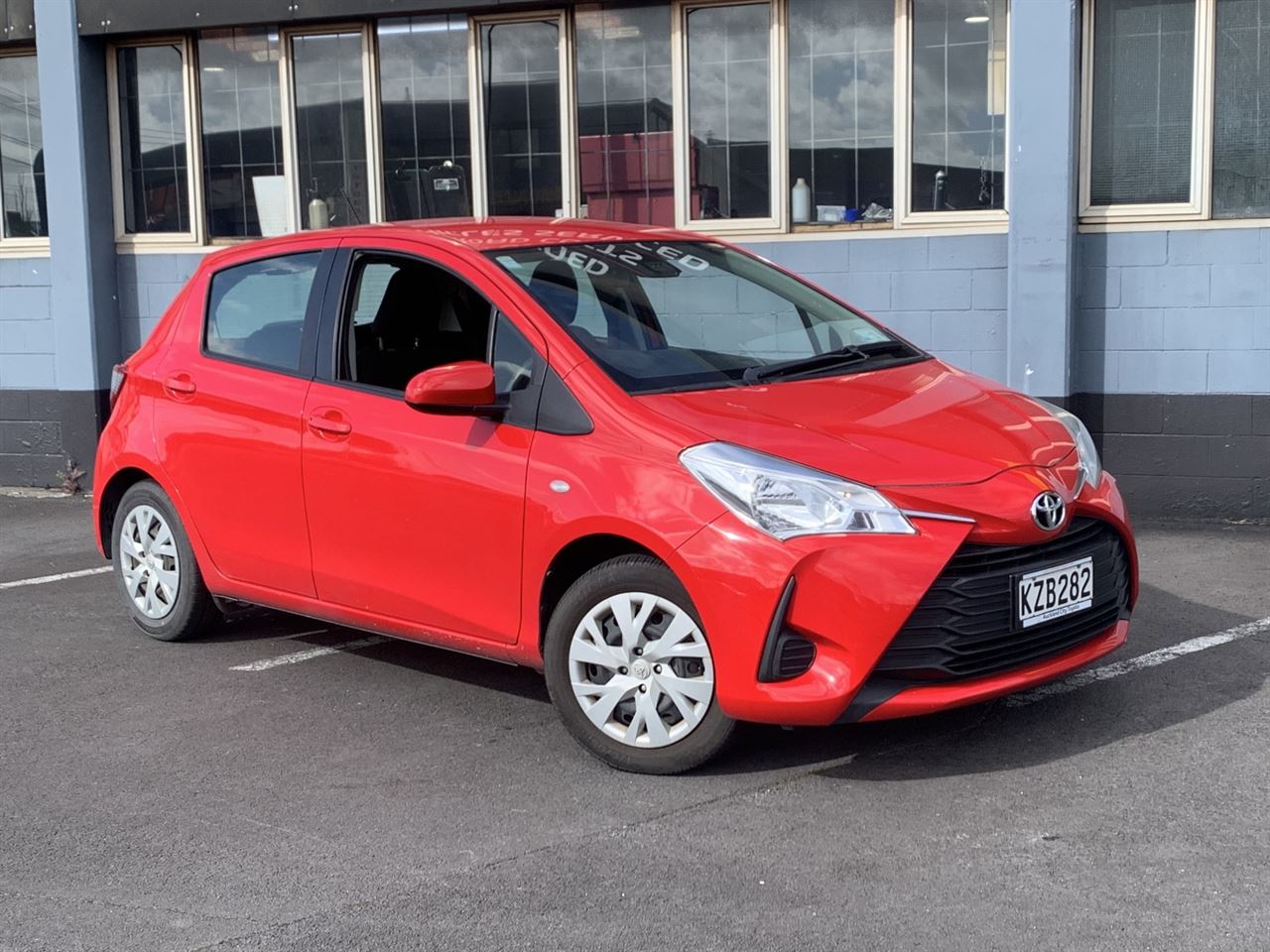 Vehicle image 4