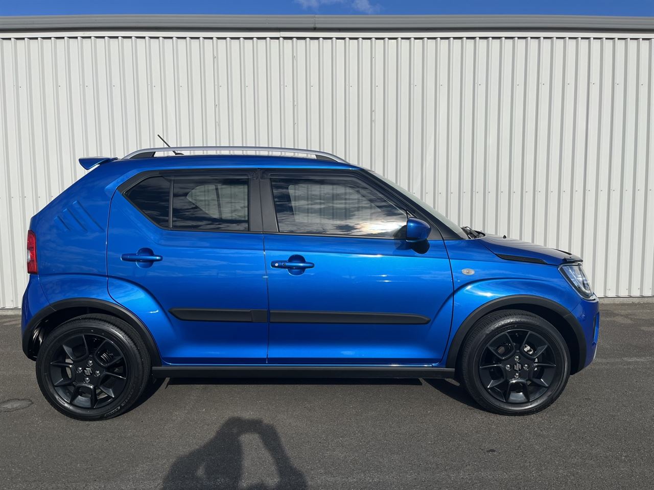 Vehicle image 4