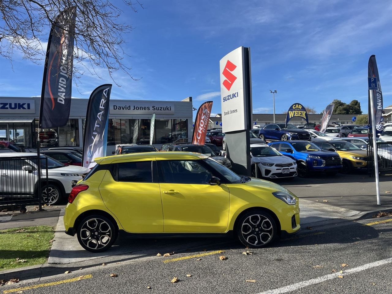 Vehicle image 4