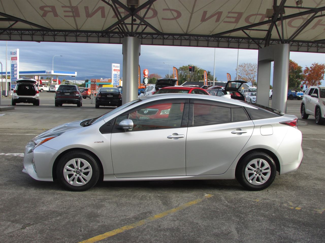 Vehicle image 4