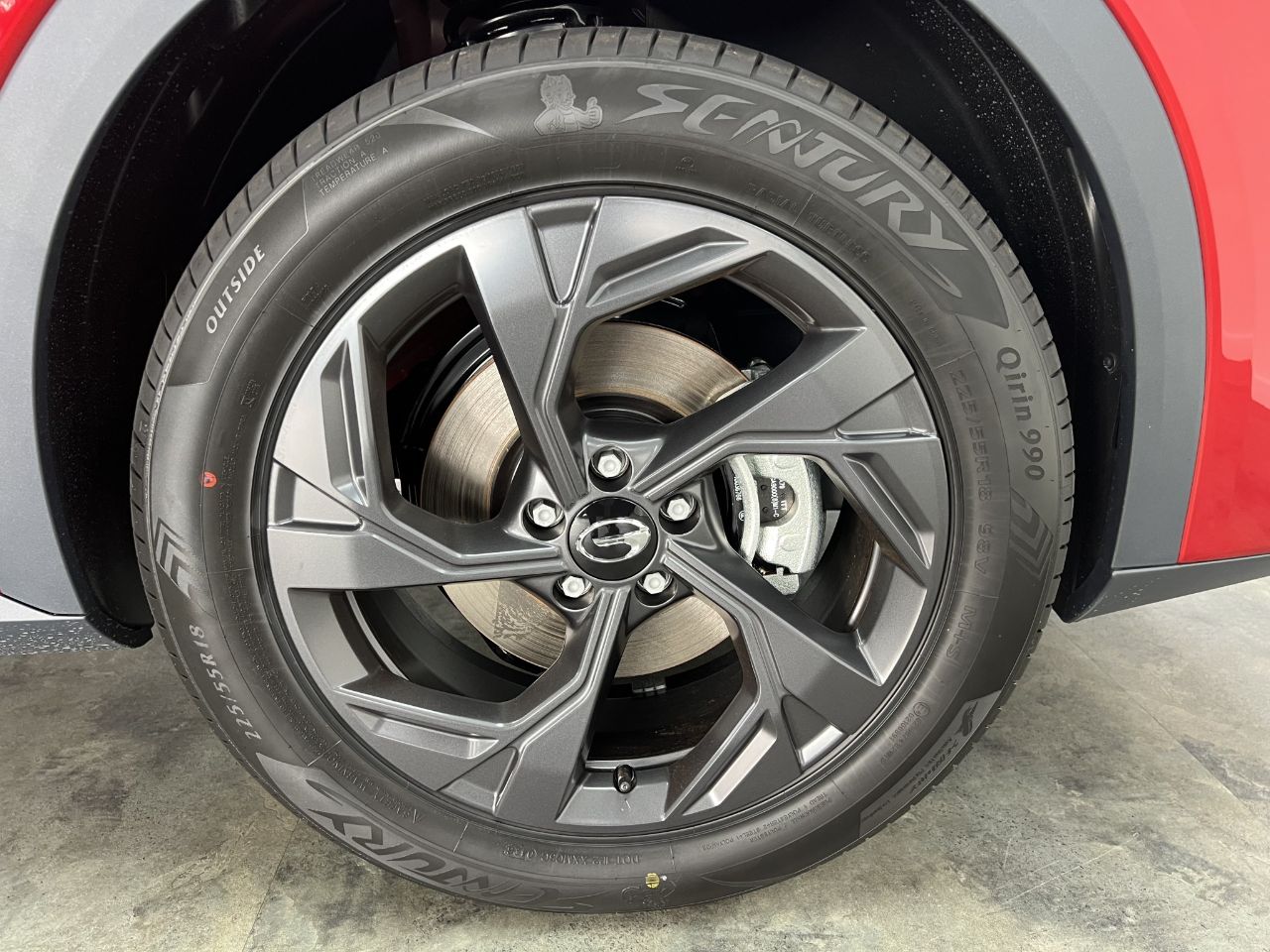 Vehicle image 5