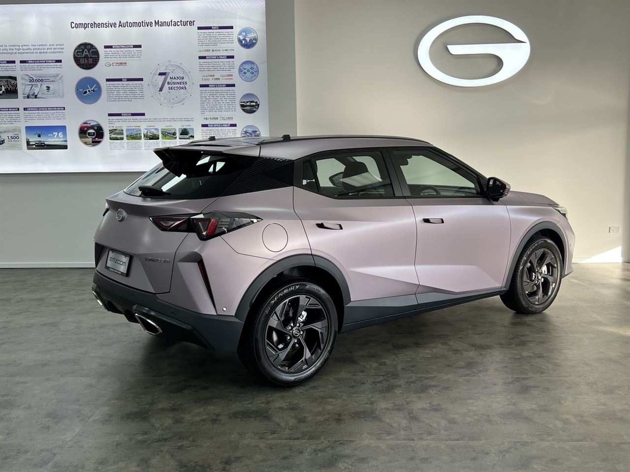 Vehicle image 4