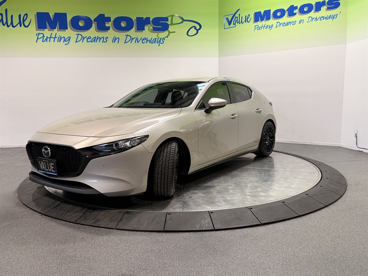 Vehicle image 3