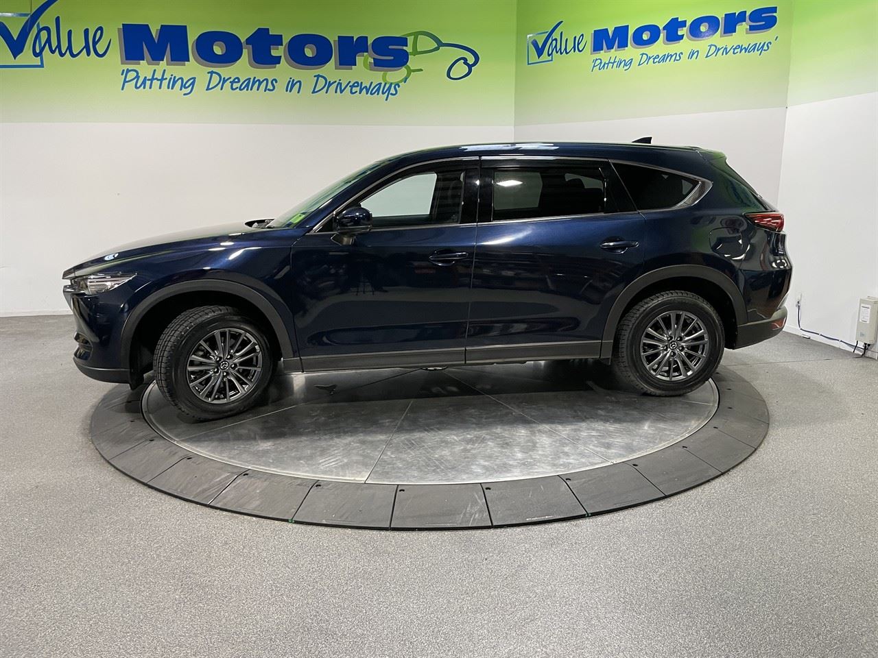 Vehicle image 4