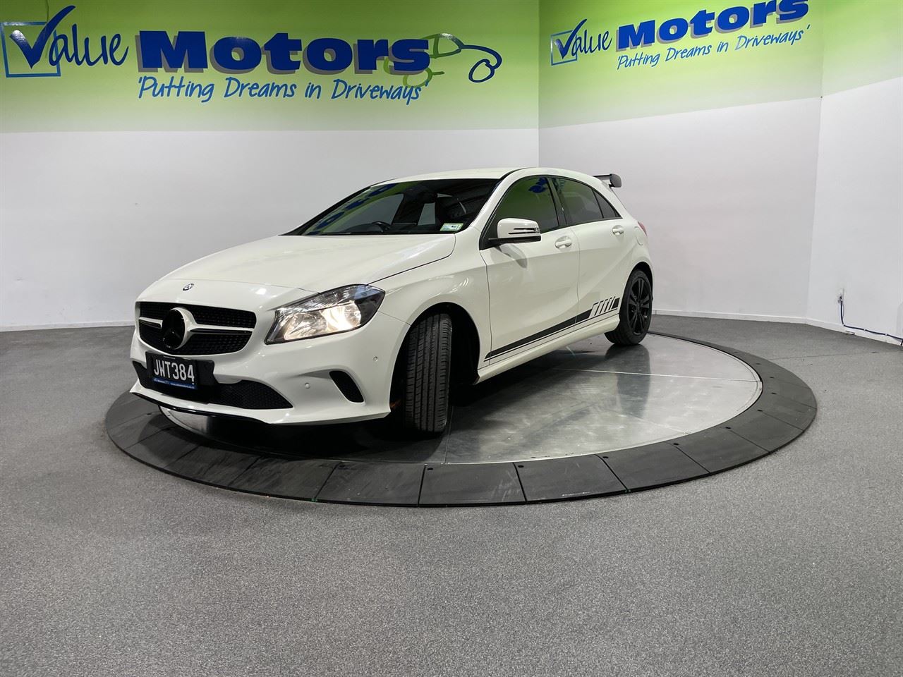 Vehicle image 3
