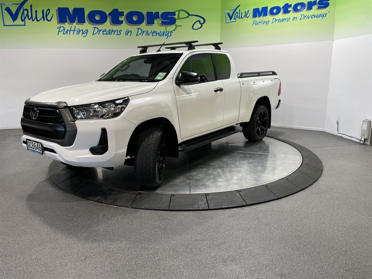 Vehicle image 3