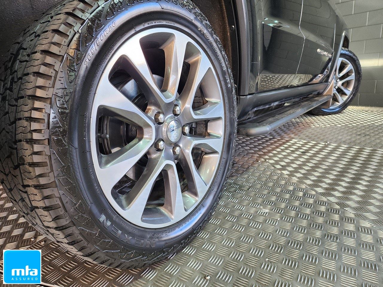 Vehicle image 4