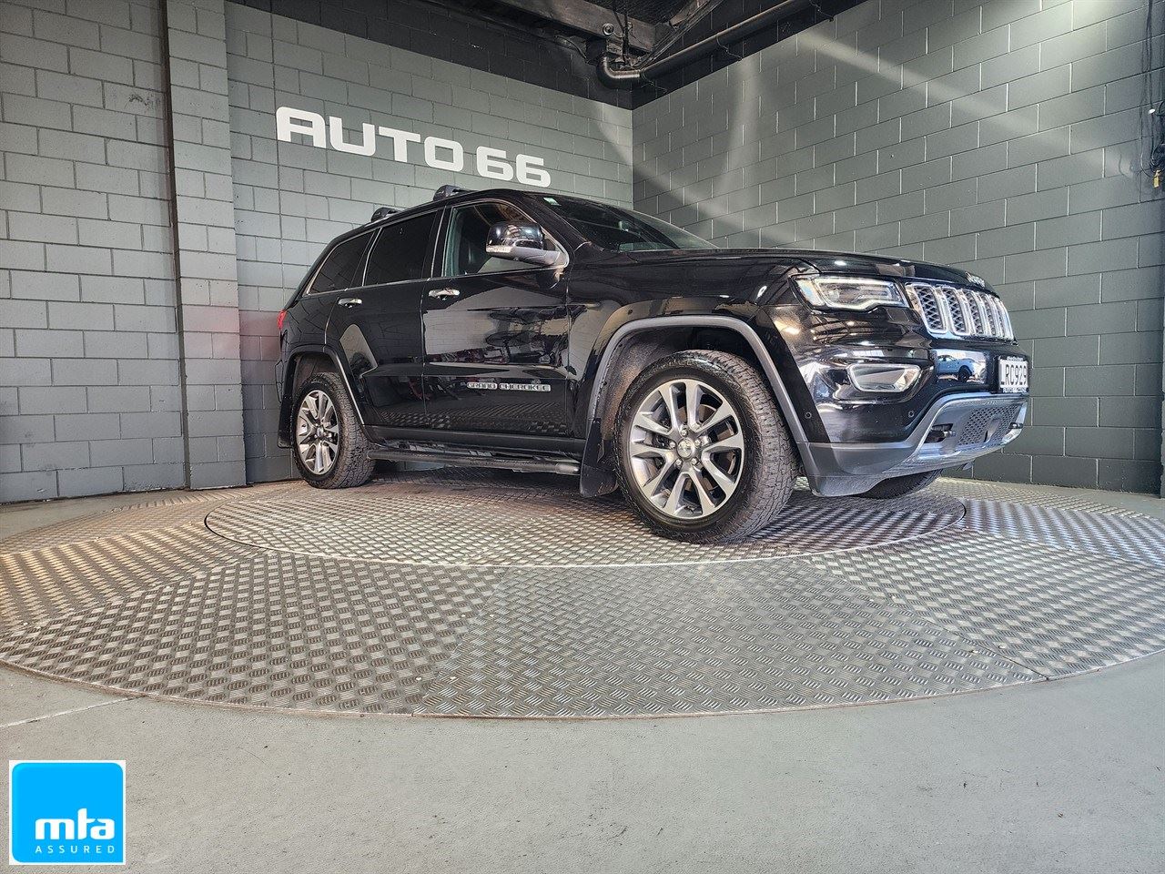 Vehicle image 5